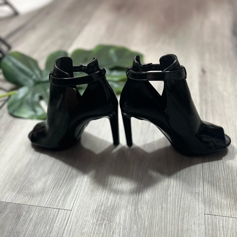 Michael Kors Lawson Open Toe Ankle Boot Patent Leather ✨brand new✨No box - Picture 8 of 12